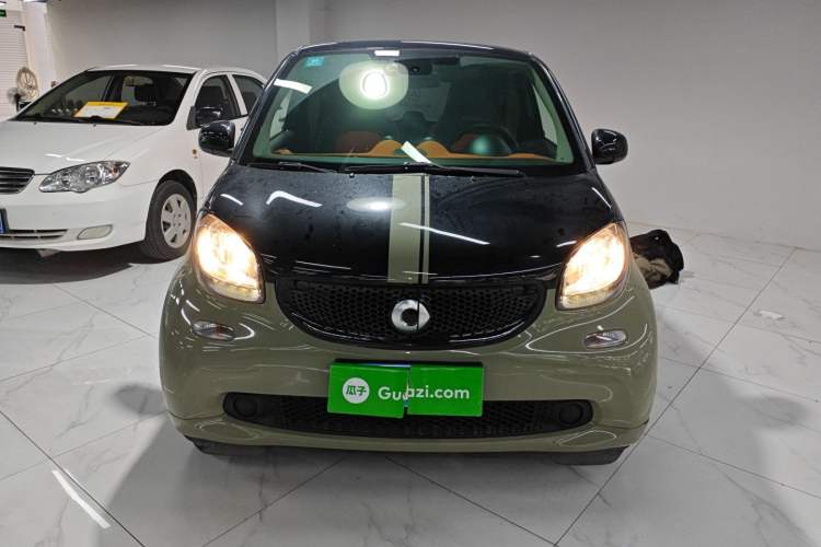 Used smart fortwo 2015 1.0L 52 kW Hardtop Passion Edition Front