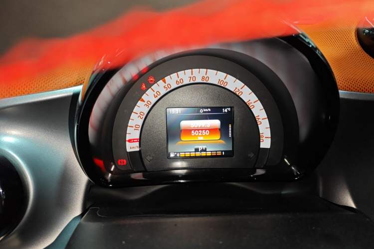 Used smart fortwo 2015 1.0L 52 kW Hardtop Passion Edition Instrument Cluster