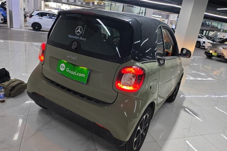 Used smart fortwo 2015 1.0L 52 kW Hardtop Passion Edition Rear Right 45 Deg