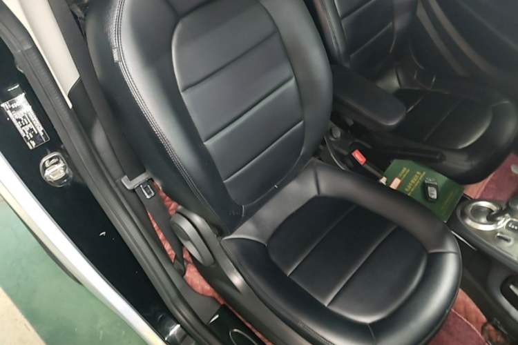 Used smart fortwo 2015 1.0L 52 kW Hardtop Passion Edition Right Front Seat