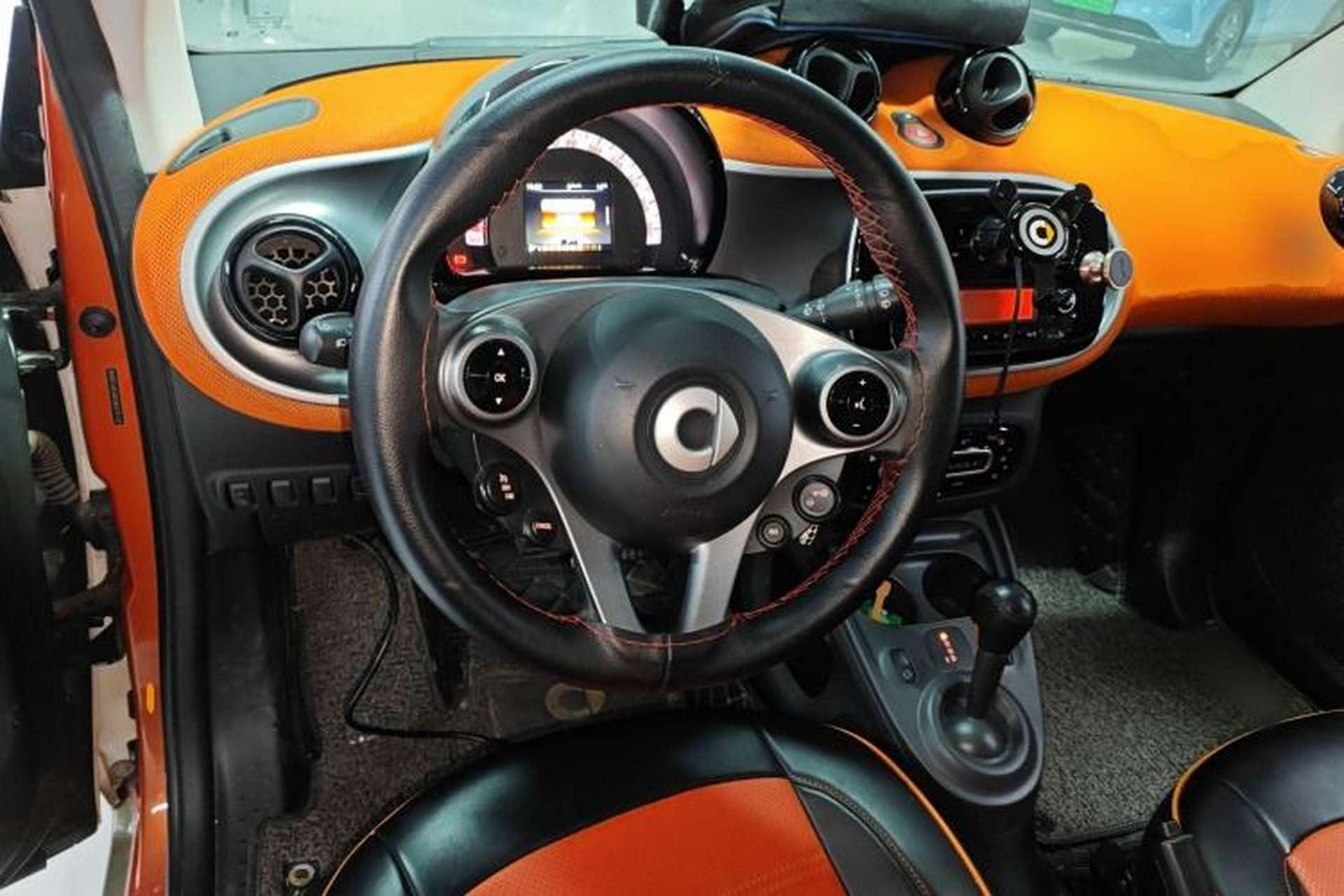 Used smart fortwo 2015 1.0L 52 kW Hardtop Passion Edition Steering Wheel