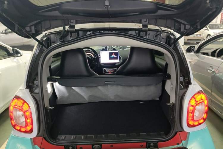 Used smart fortwo 2015 1.0L 52 kW Hardtop Passion Edition Trunk
