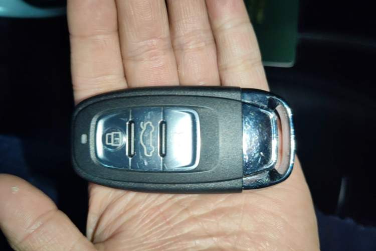Used smart fortwo 2015 1.0L 52 kW Hardtop Passion Edition Vehicle Key