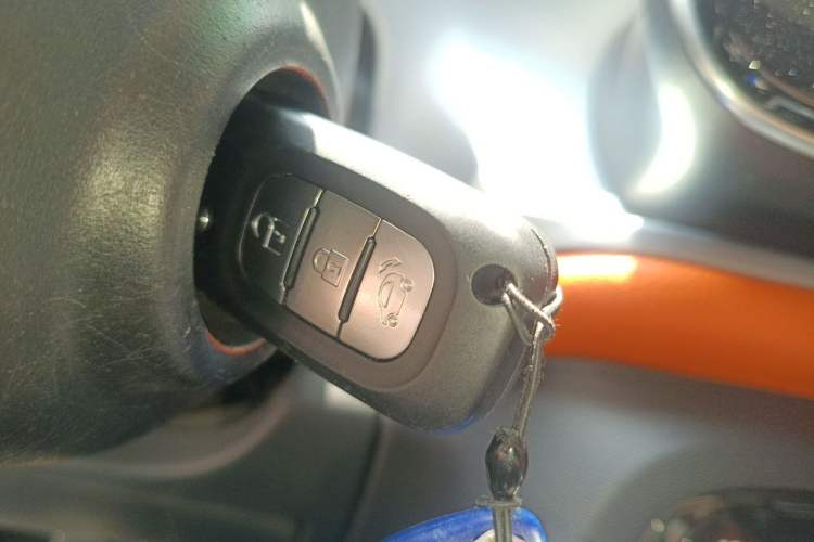 Used smart fortwo 2015 1.0L 52 kW Hardtop Passion Edition Vehicle Key