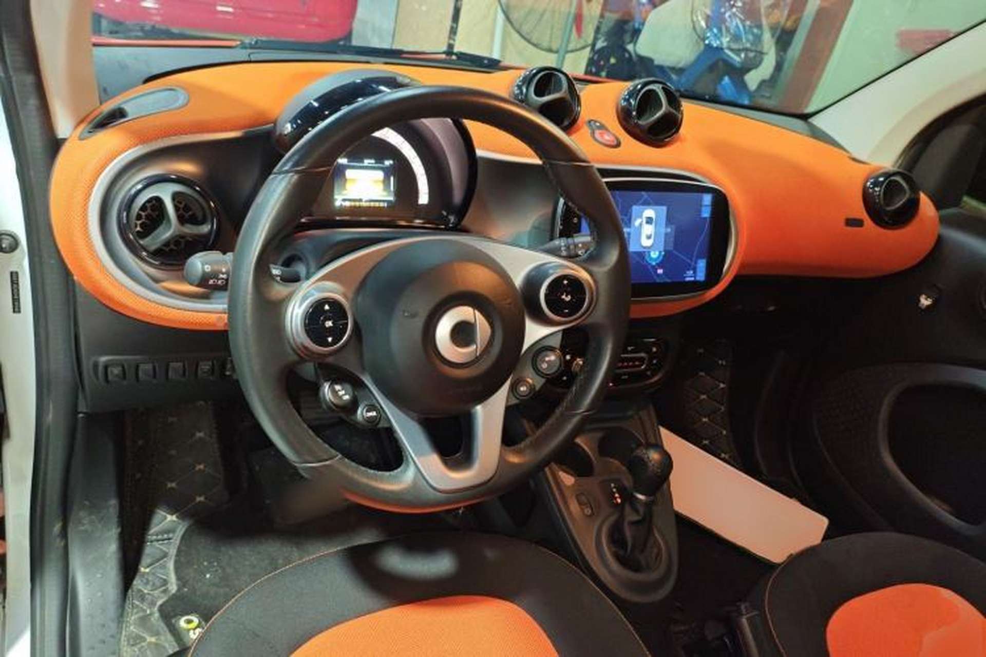 Used smart fortwo 2015 1.0L 52 kW Hardtop Passion Edition Center Console