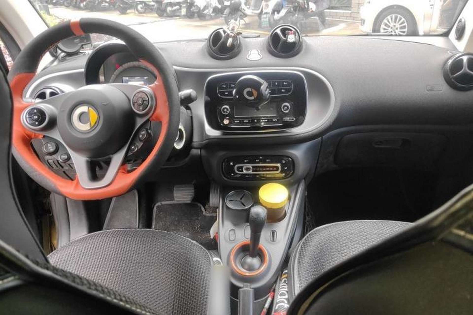 Used smart fortwo 2015 1.0L 52 kW Hardtop Passion Edition Center Console