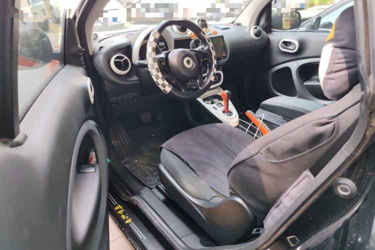 Used smart fortwo 2015 1.0L 52 kW hardtop Dynamic version Driver Seat