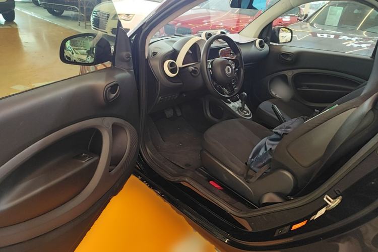 Used smart fortwo 2015 1.0L 52 kW hardtop Dynamic version Driver Seat