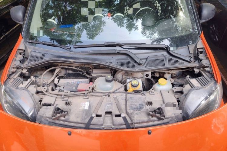 Used smart fortwo 2015 1.0L 52 kW hardtop Dynamic version Engine Bay