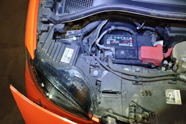 Used smart fortwo 2015 1.0L 52 kW Hardtop Passion Edition Engine Bay Right