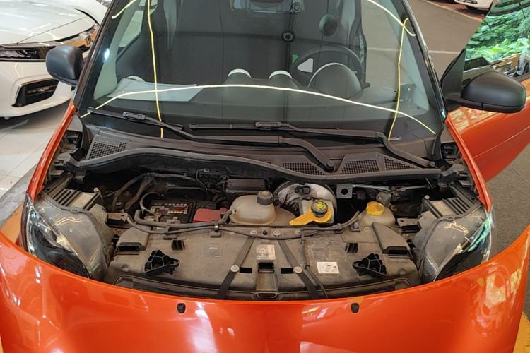 Used smart fortwo 2015 1.0L 52 kW hardtop Dynamic version Engine Bay