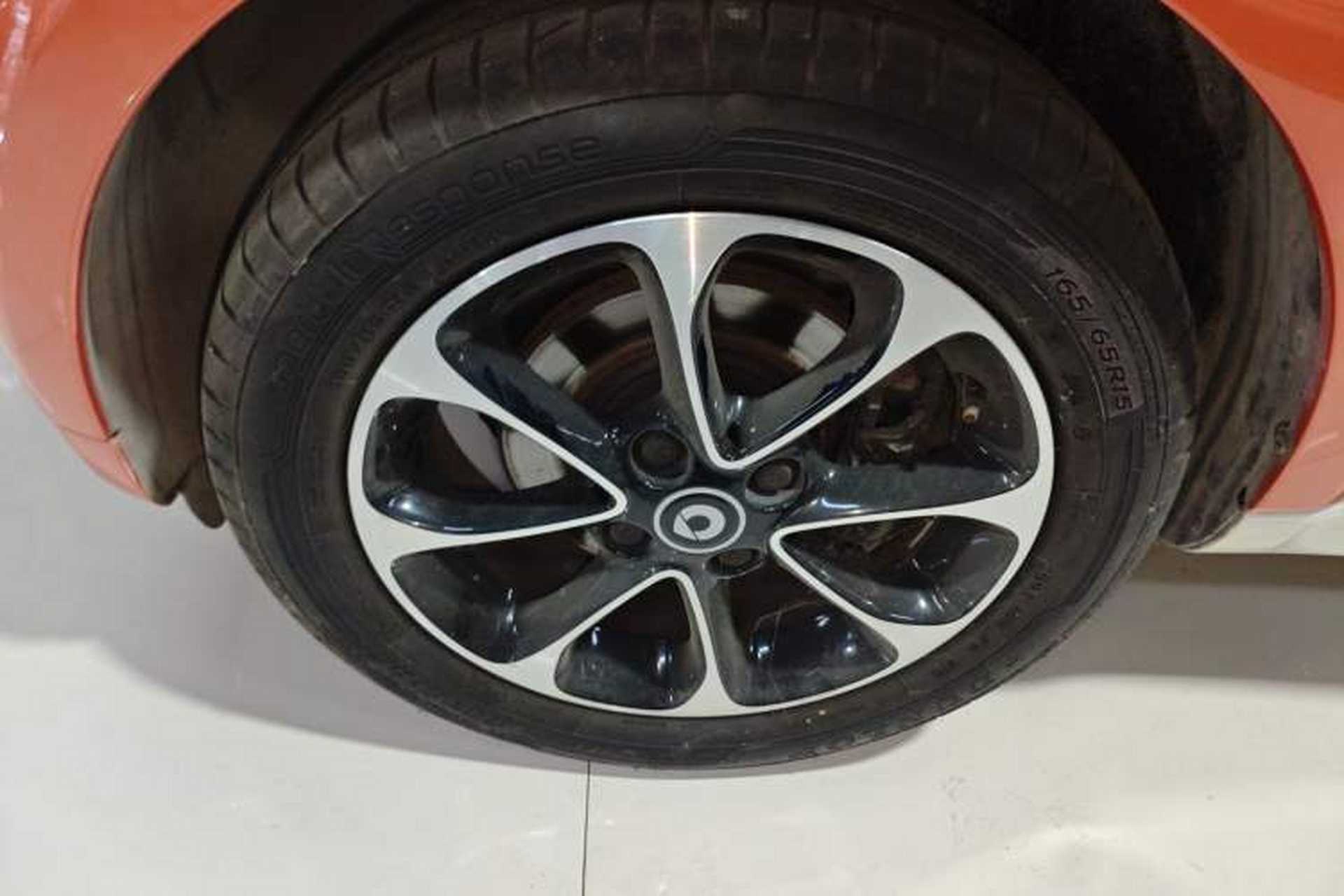 Used smart fortwo 2015 1.0L 52 kW Hardtop Passion Edition Exterior 3