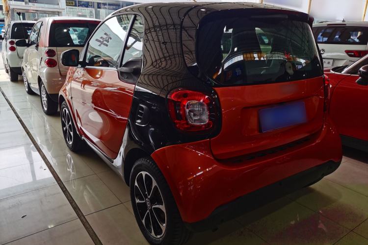 Used smart fortwo 2015 1.0L 52 kW Hardtop Passion Edition Exterior 3