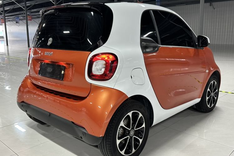 Used smart fortwo 2015 1.0L 52 kW Hardtop Passion Edition Exterior 4