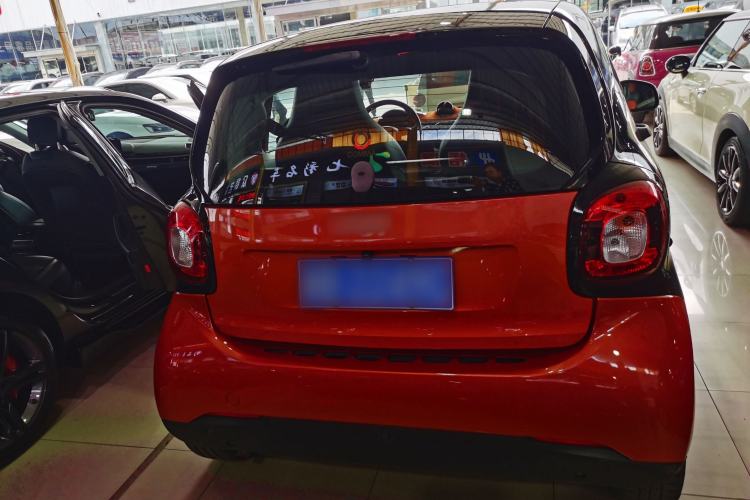 Used smart fortwo 2015 1.0L 52 kW Hardtop Passion Edition Exterior 4