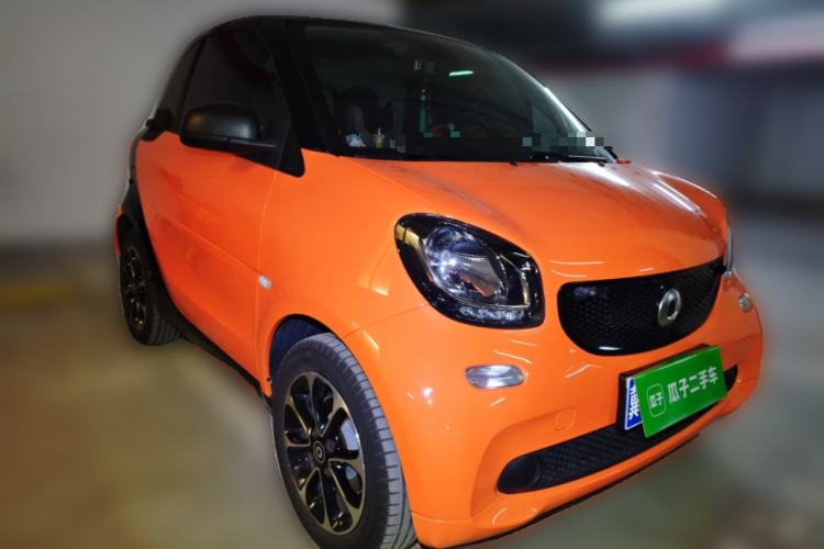 Used smart fortwo 2015 1.0L 52 kW Hardtop Passion Edition Front Right 45 Deg