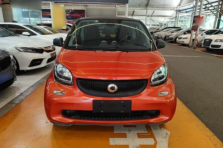 Used smart fortwo 2015 1.0L 52 kW hardtop Dynamic version Front