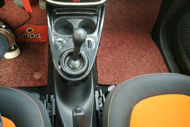 Used smart fortwo 2015 1.0L 52 kW Hardtop Passion Edition Gear Lever