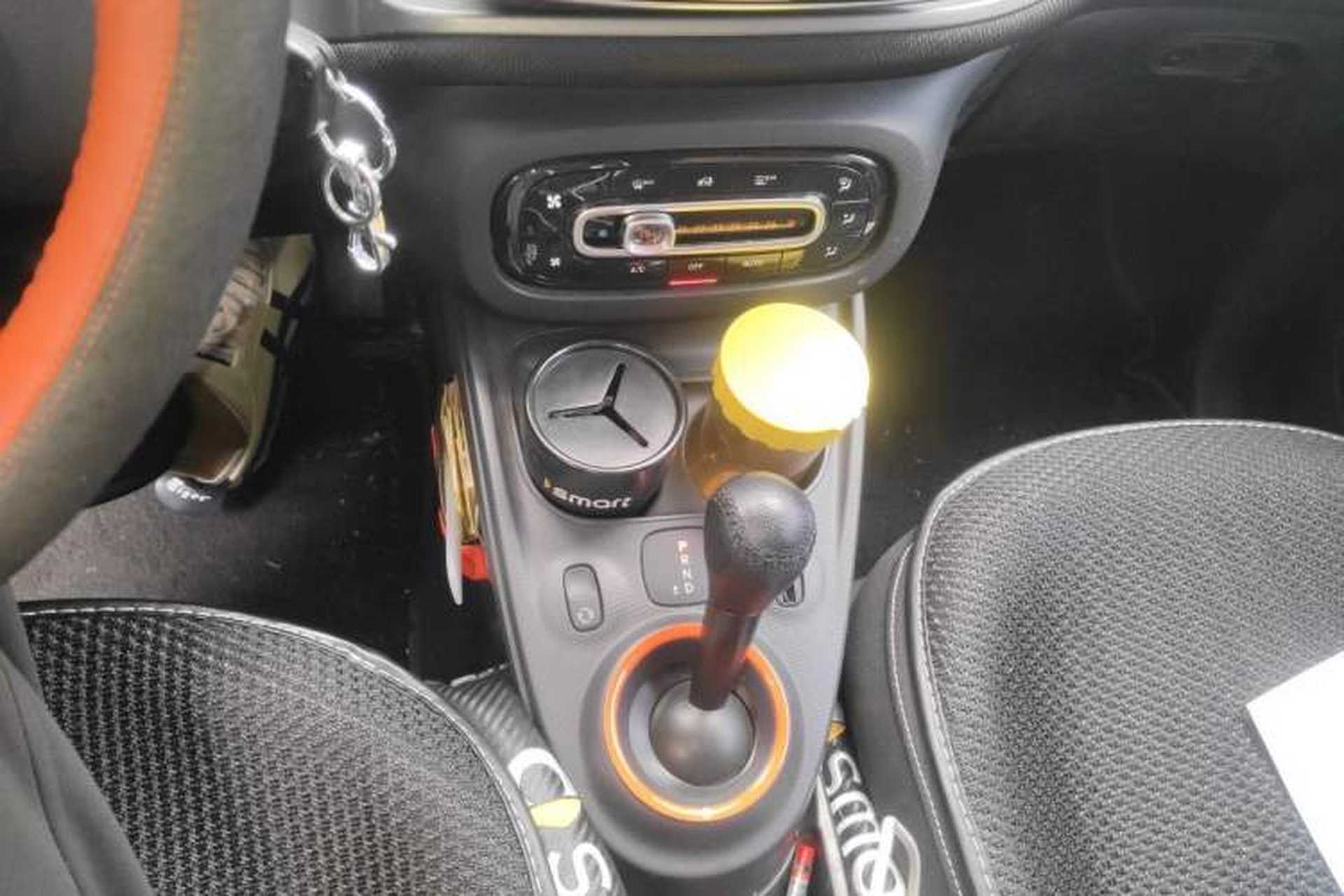 Used smart fortwo 2015 1.0L 52 kW Hardtop Passion Edition Gear Lever
