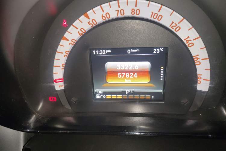 Used smart fortwo 2015 1.0L 52 kW Hardtop Passion Edition Instrument Cluster