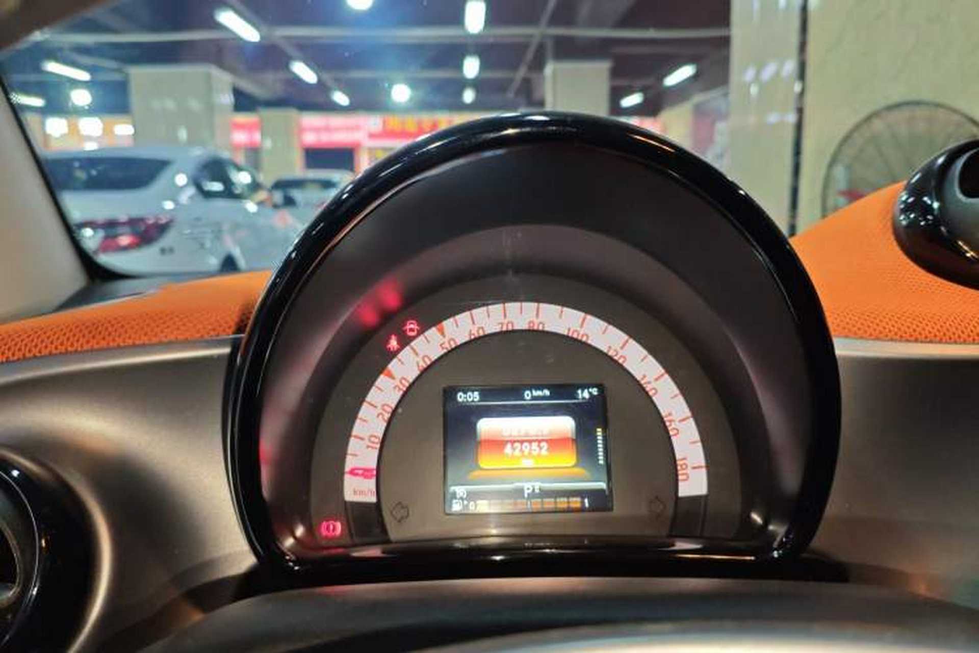 Used smart fortwo 2015 1.0L 52 kW Hardtop Passion Edition Instrument Cluster