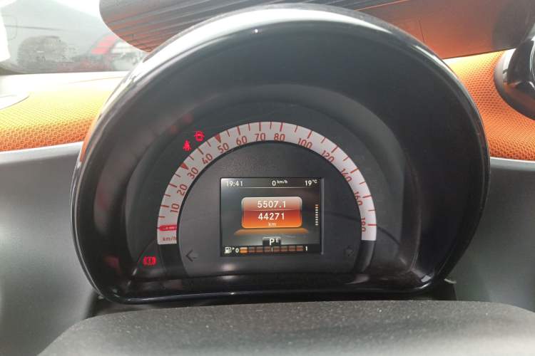 Used smart fortwo 2015 1.0L 52 kW Hardtop Passion Edition Instrument Cluster