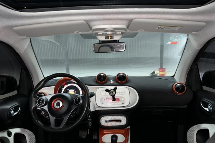 Used smart fortwo 2015 1.0L 52 kW Hardtop Passion Edition Interior 1