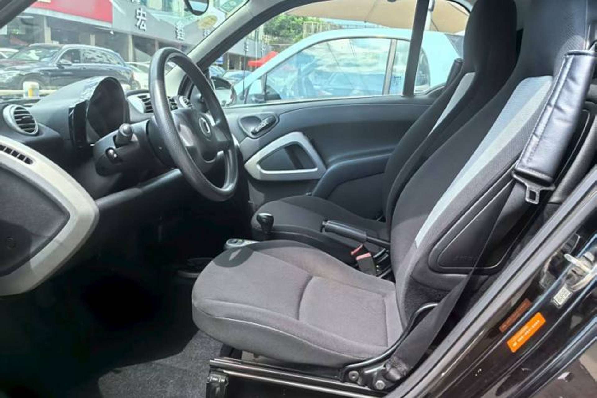 Used smart fortwo 2015 1.0 MHD New Year Special Edition Interior 1