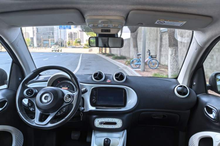 Used smart fortwo 2015 1.0L 52 kW Hardtop Passion Edition Interior 2