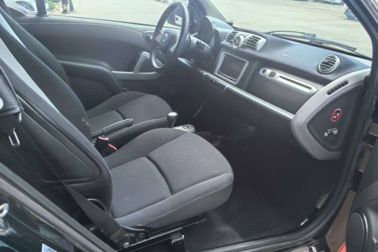 Used smart fortwo 2015 1.0 MHD New Year Special Edition Interior 2