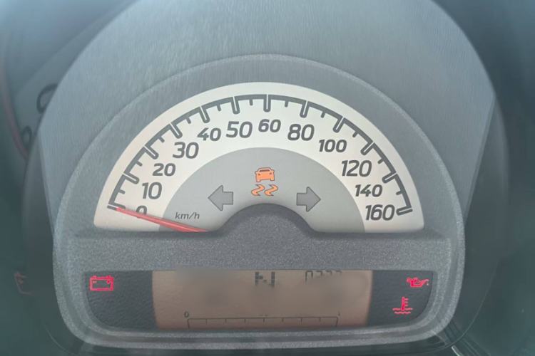 Used smart fortwo 2015 1.0 MHD New Year Special Edition Interior 3