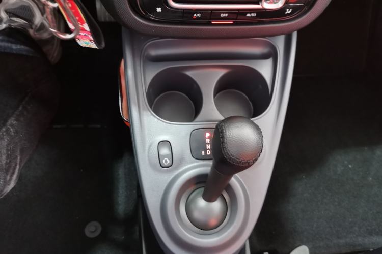 Used smart fortwo 2015 1.0L 52 kW Hardtop Passion Edition Interior 3
