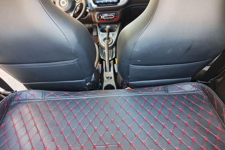 Used smart fortwo 2015 1.0L 52 kW Hardtop Passion Edition Interior 5