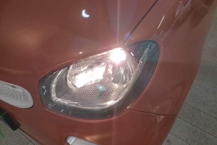 Used smart fortwo 2015 1.0L 52 kW Hardtop Passion Edition Left Front Headlight