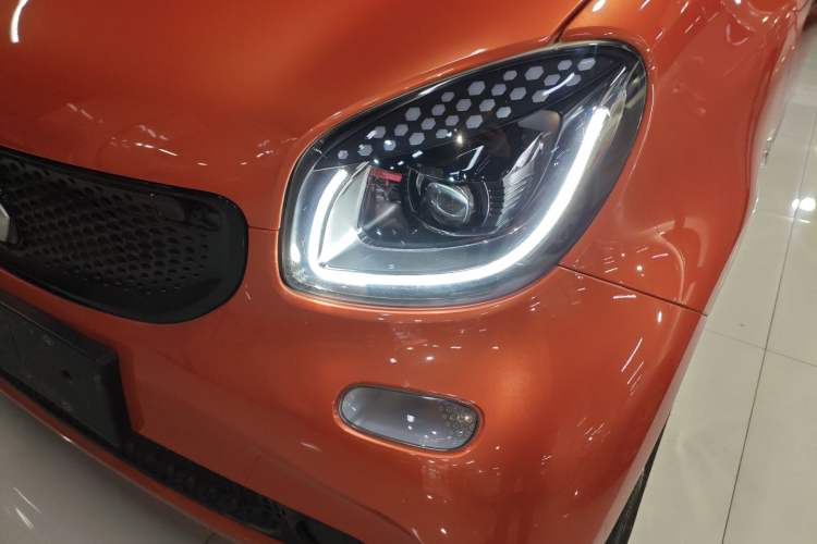 Used smart fortwo 2015 1.0L 52 kW Hardtop Passion Edition Left Front Headlight