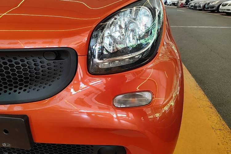 Used smart fortwo 2015 1.0L 52 kW hardtop Dynamic version Left Front Headlight