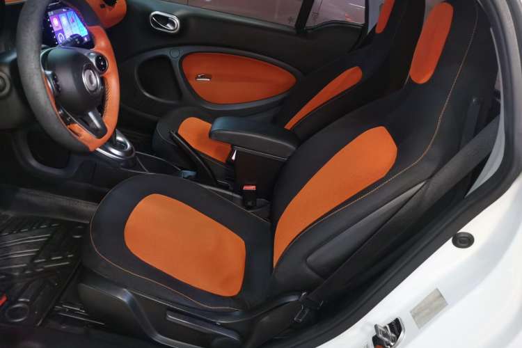 Used smart fortwo 2015 1.0L 52 kW Hardtop Passion Edition Left Front Seat