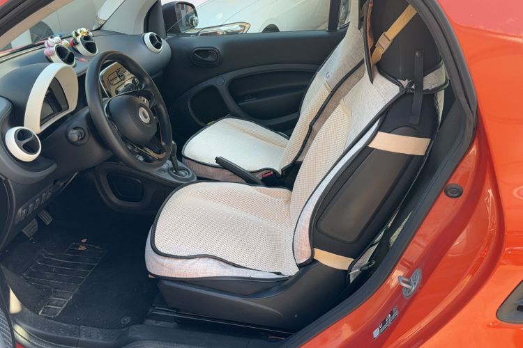 Used smart fortwo 2015 1.0L 52 kW hardtop Dynamic version Left Rear Seat