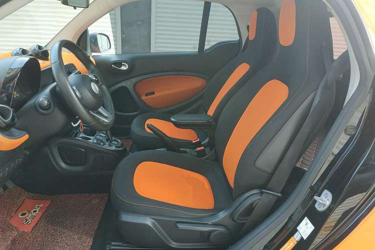 Used smart fortwo 2015 1.0L 52 kW Hardtop Passion Edition Left Rear Seat