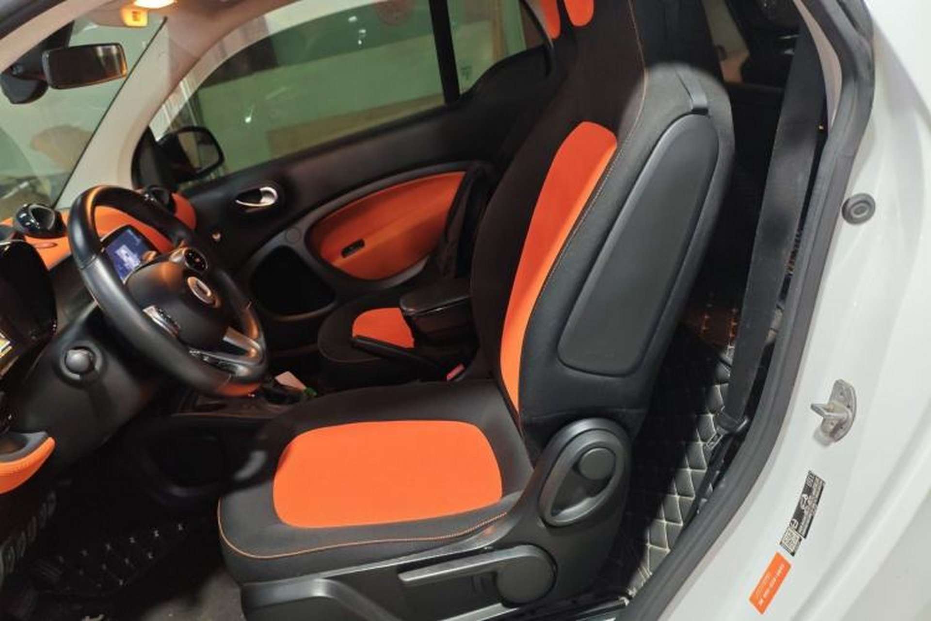 Used smart fortwo 2015 1.0L 52 kW Hardtop Passion Edition Left Rear Seat