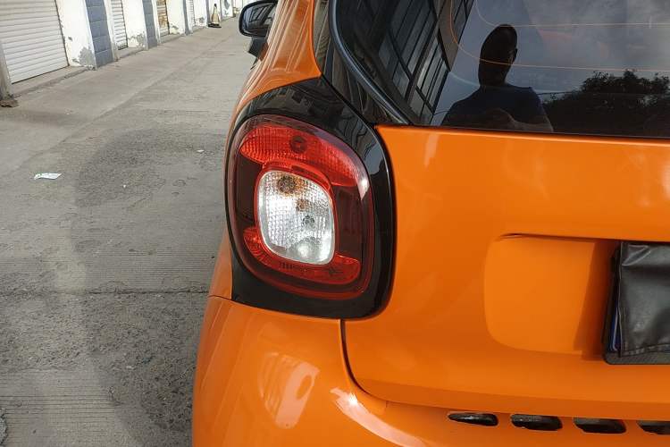 Used smart fortwo 2015 1.0L 52 kW Hardtop Passion Edition Left Rear Taillight