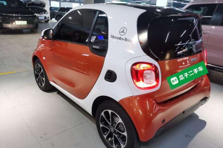 Used smart fortwo 2015 1.0L 52 kW Hardtop Passion Edition Left Side