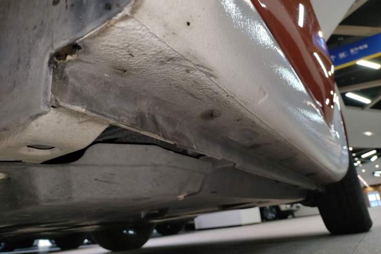 Used smart fortwo 2015 1.0L 52 kW Hardtop Passion Edition Left Side Sill