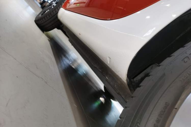 Used smart fortwo 2015 1.0L 52 kW Hardtop Passion Edition Left Side Sill