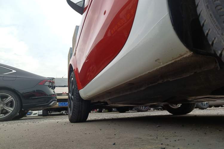 Used smart fortwo 2015 1.0L 52 kW Hardtop Passion Edition Left Side Sill