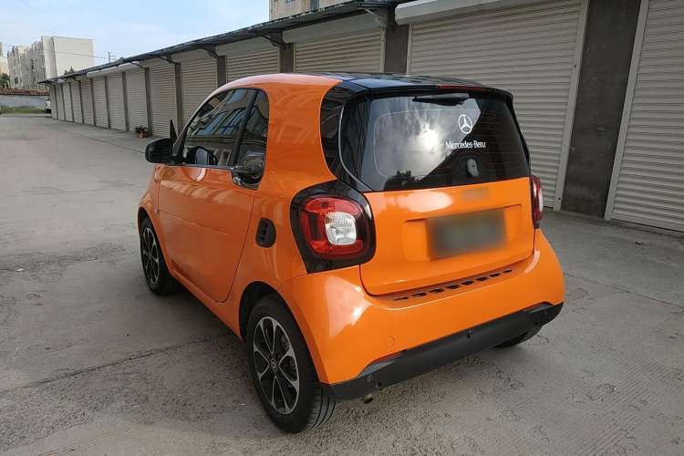 Used smart fortwo 2015 1.0L 52 kW Hardtop Passion Edition Rear Left 45 Deg