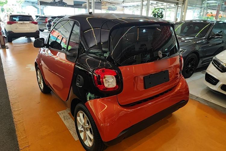 Used smart fortwo 2015 1.0L 52 kW hardtop Dynamic version Rear Left 45 Deg