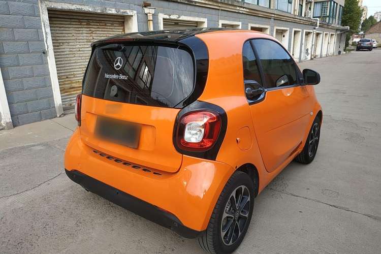 Used smart fortwo 2015 1.0L 52 kW Hardtop Passion Edition Rear Right 45 Deg