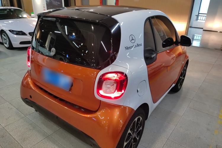 Used smart fortwo 2015 1.0L 52 kW Hardtop Passion Edition Rear Right 45 Deg