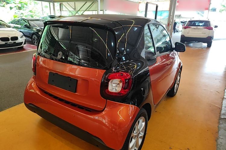 Used smart fortwo 2015 1.0L 52 kW hardtop Dynamic version Rear Right 45 Deg